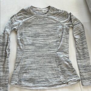 Lululemon Women's Long Sleeve Top size 8